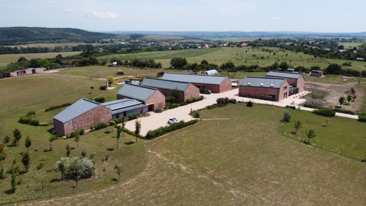 Oeregtoelgy Apartman Szár Dış mekan fotoğraf