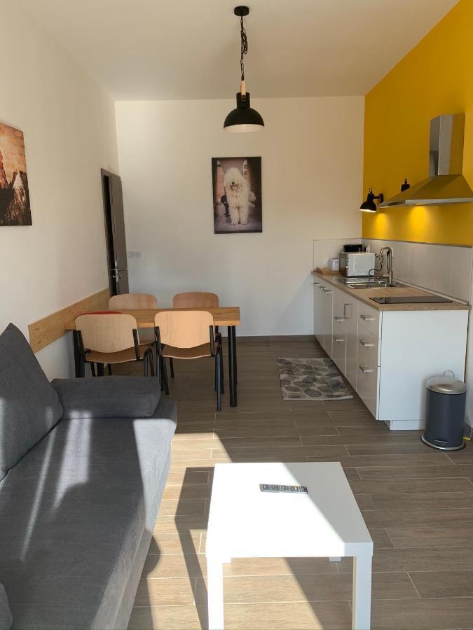 Oeregtoelgy Apartman Szár Dış mekan fotoğraf